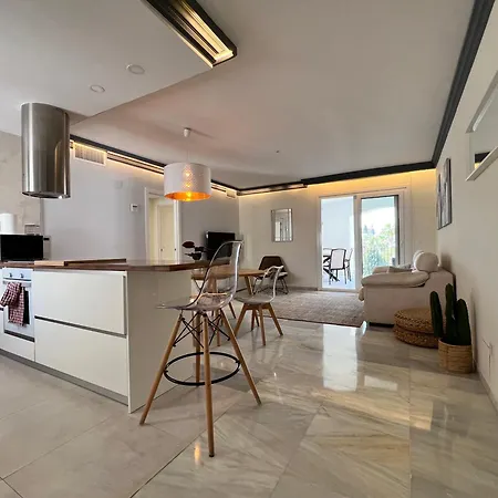 Jardines Del Puerto For Up To 6, Totally Refurbished 2025, Gardens, Pools, Garage, Wifi Marbella