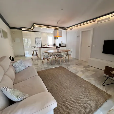 Jardines Del Puerto For Up To 6, Totally Refurbished 2025, Gardens, Pools, Garage, Wifi Apartament Marbella