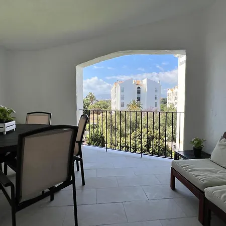 Jardines Del Puerto For Up To 6, Totally Refurbished 2025, Gardens, Pools, Garage, Wifi Lägenhet Marbella