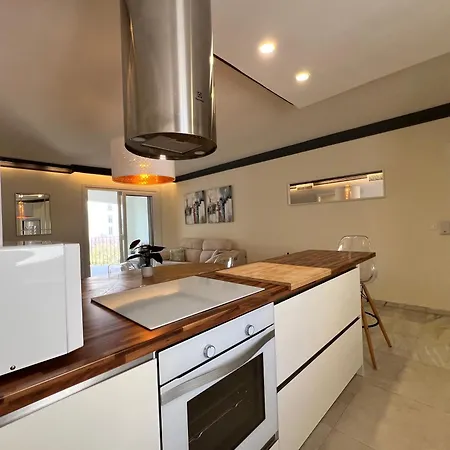 Apartamento Jardines Del Puerto For Up To 6, Totally Refurbished 2025, Gardens, Pools, Garage, Wifi Marbella