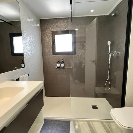 Jardines Del Puerto For Up To 6, Totally Refurbished 2025, Gardens, Pools, Garage, Wifi