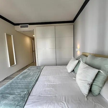 Jardines Del Puerto For Up To 6, Totally Refurbished 2025, Gardens, Pools, Garage, Wifi ماربيا