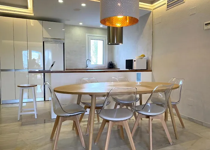 Jardines Del Puerto For Up To 6, Totally Refurbished 2025, Gardens, Pools, Garage, Wifi شقة ماربيا