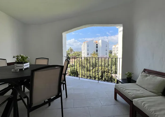 Jardines Del Puerto For Up To 6, Totally Refurbished 2025, Gardens, Pools, Garage, Wifi شقة ماربيا