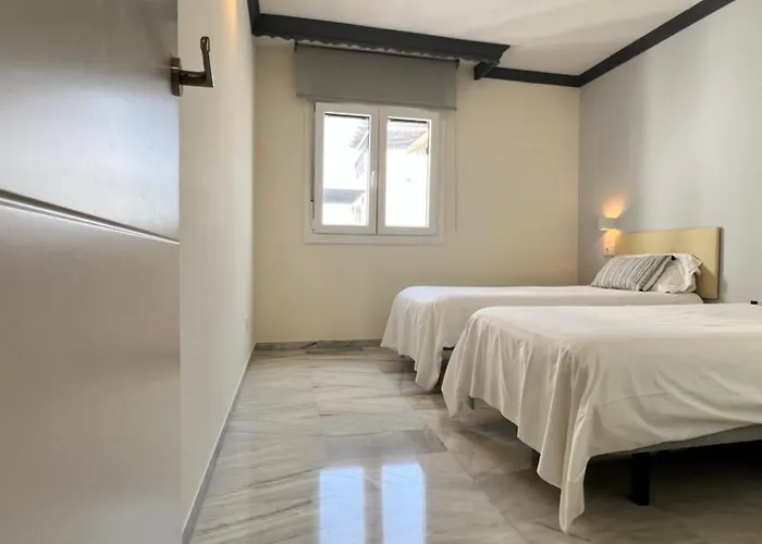 Jardines Del Puerto For Up To 6, Totally Refurbished 2025, Gardens, Pools, Garage, Wifi شقة ماربيا