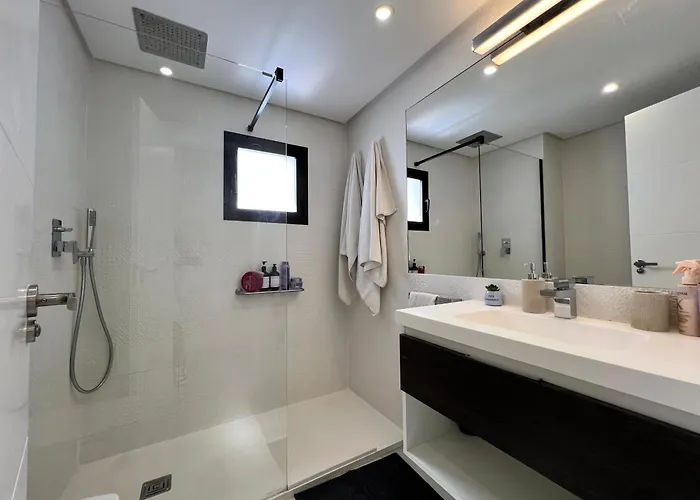 Jardines Del Puerto For Up To 6, Totally Refurbished 2025, Gardens, Pools, Garage, Wifi * ماربيا