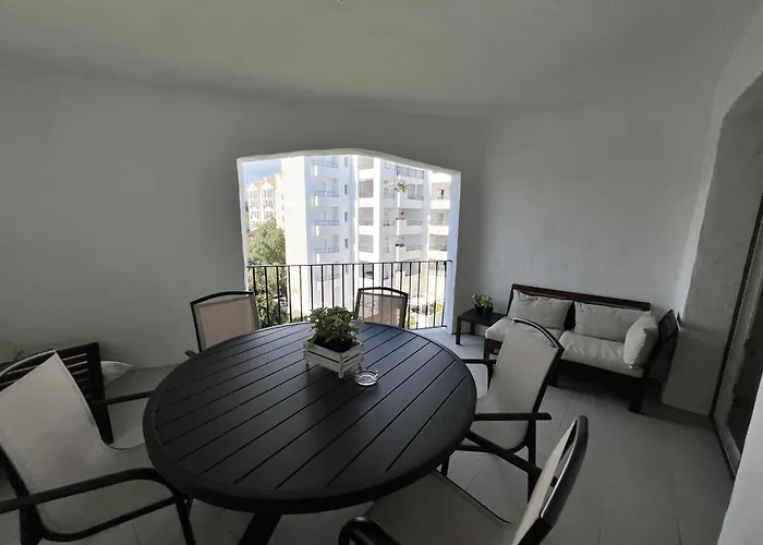 Jardines Del Puerto For Up To 6, Totally Refurbished 2025, Gardens, Pools, Garage, Wifi شقة ماربيا