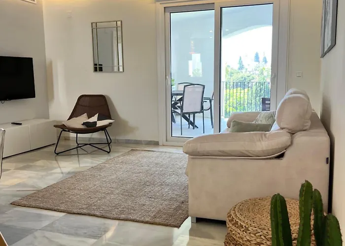 Jardines Del Puerto For Up To 6, Totally Refurbished 2025, Gardens, Pools, Garage, Wifi ماربيا