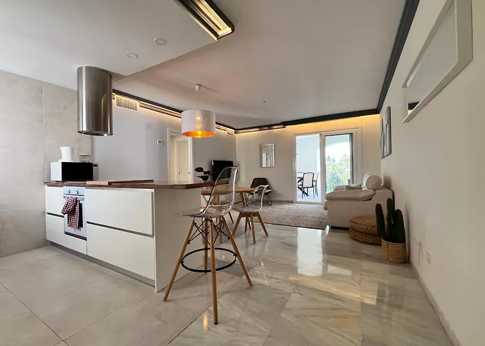 Jardines Del Puerto For Up To 6, Totally Refurbished 2025, Gardens, Pools, Garage, Wifi ماربيا