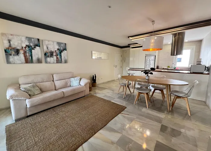 Jardines Del Puerto For Up To 6, Totally Refurbished 2025, Gardens, Pools, Garage, Wifi شقة